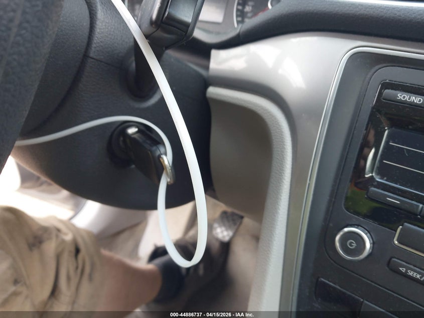 2014 Volkswagen Passat 1.8T S VIN: 1VWAS7A39EC084029 Lot: 44886737