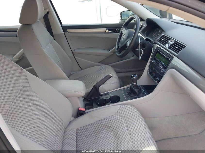 2014 Volkswagen Passat 1.8T S