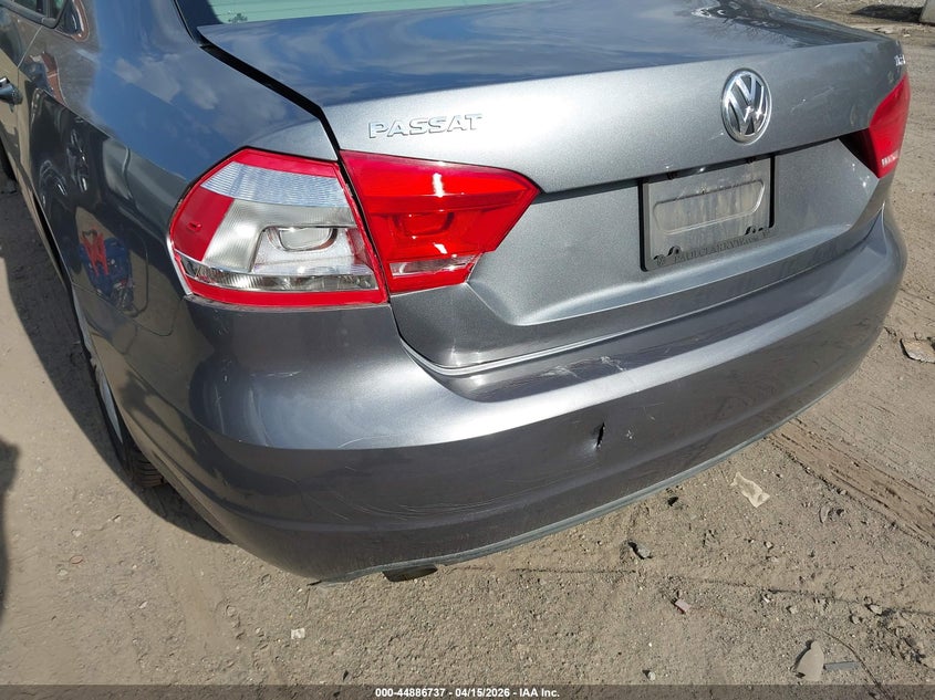 2014 Volkswagen Passat 1.8T S VIN: 1VWAS7A39EC084029 Lot: 44886737