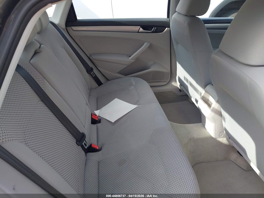 2014 Volkswagen Passat 1.8T S VIN: 1VWAS7A39EC084029 Lot: 44886737