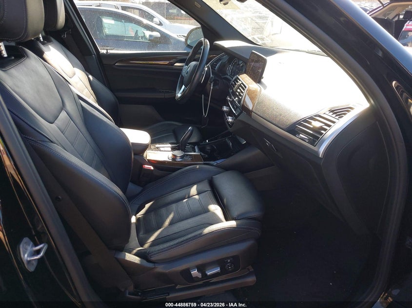 2019 BMW X3 VIN: 5UXTR9C5XKLE16378