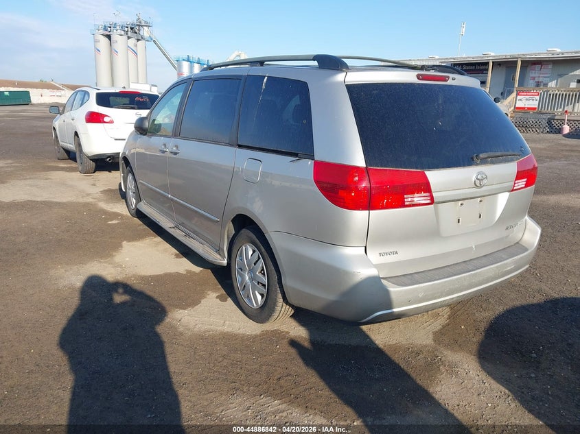 2004 Toyota Sienna Le