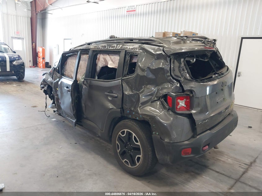 2017 Jeep Renegade 2.4 Trailhawk 4X4 grey Lot 111044886876 Vin ZACCJBCBXHPG35607