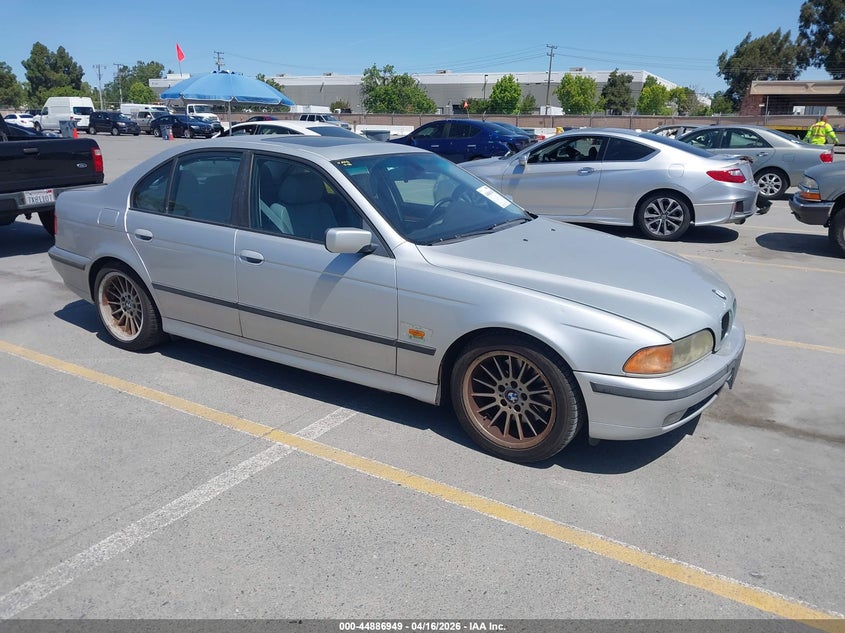 2000 BMW 540Ia