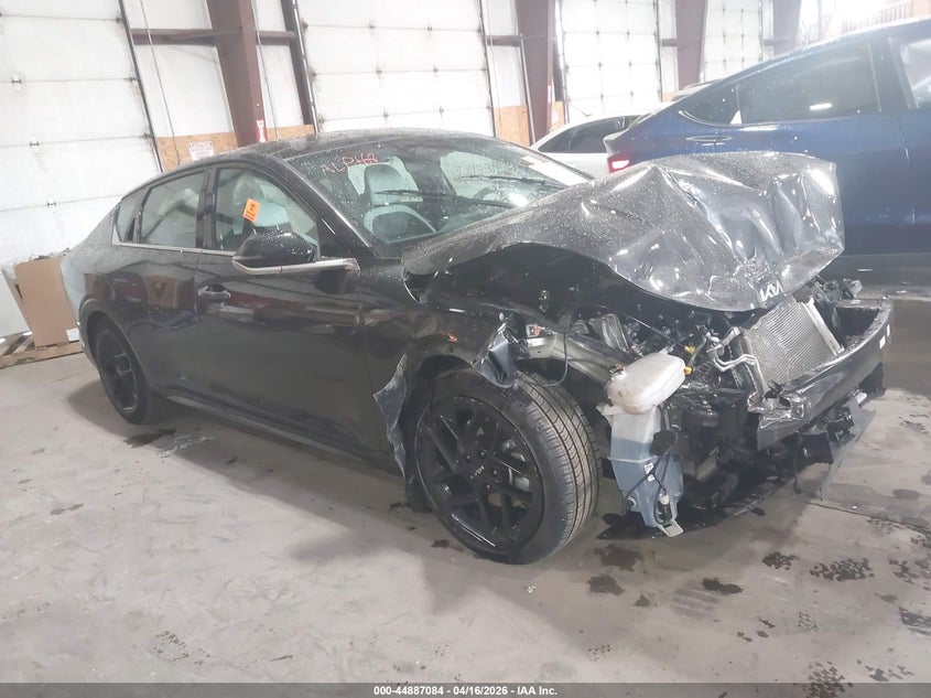 Vin: 3kpfw4dc0se111923, lot: 45384430, kia k4 gt-line turbo 2025 img_1