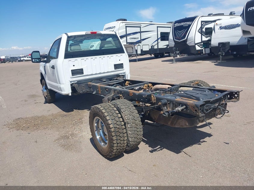 2017 Ford F-350 Chassis Xl