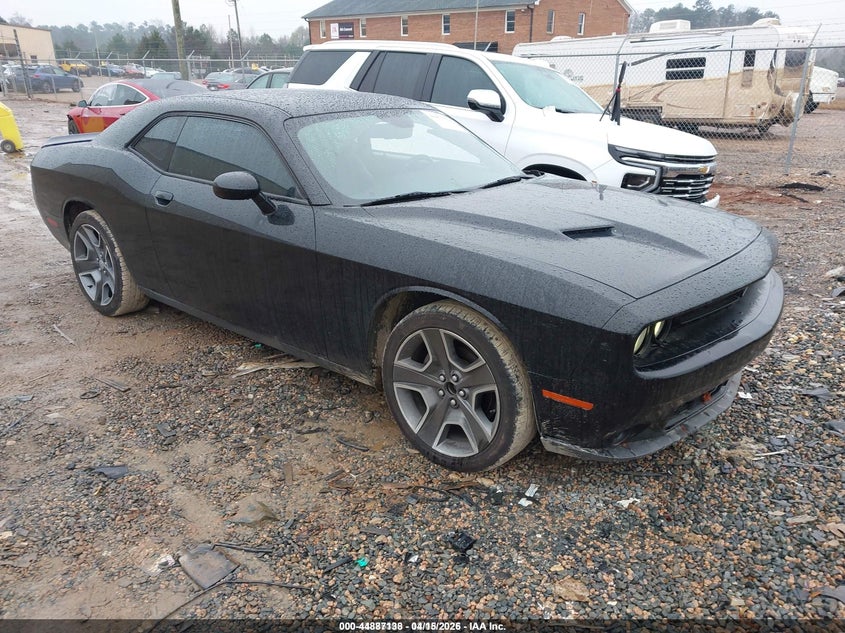 Vin: 2c3cdzag0hh584817, lot: 45384484, dodge challenger sxt 2017 img_1