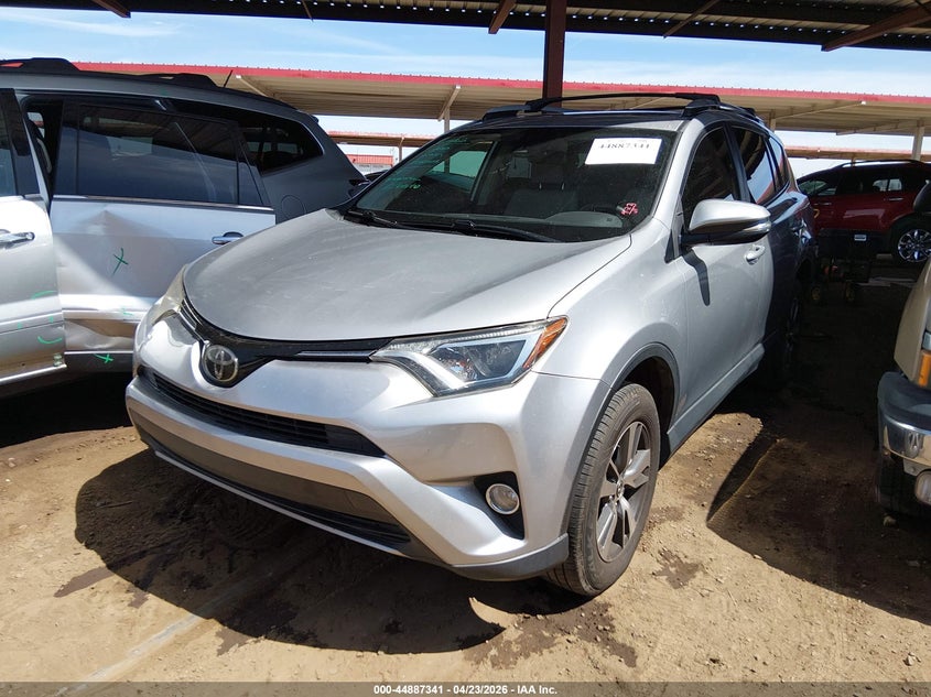 2018 Toyota Rav4 Xle JTMWFREV0JJ210806 photo 1