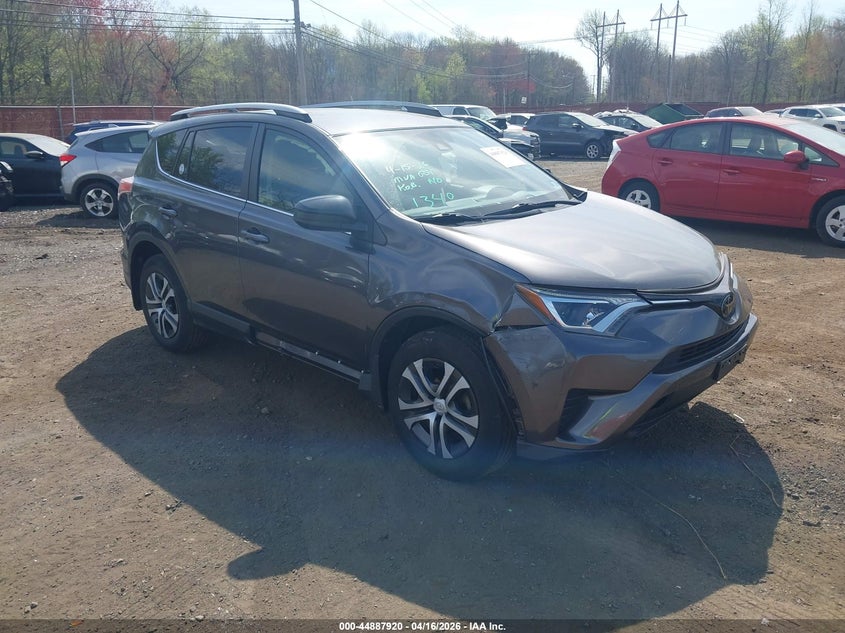 VIN JTMBFREV1JJ731340 2018 TOYOTA RAV4 LE