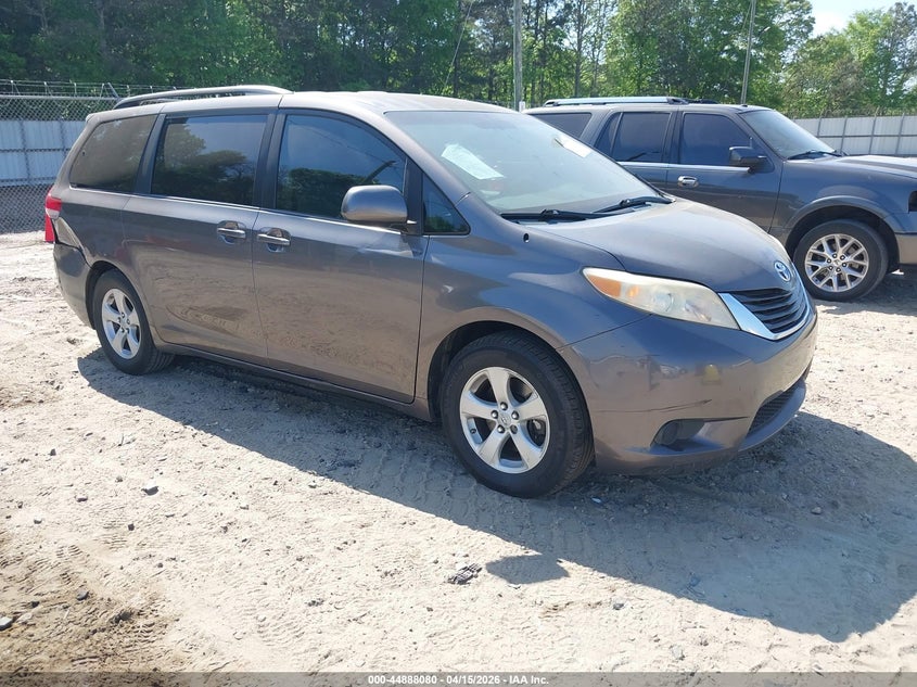 2011 Toyota Sienna Le V6