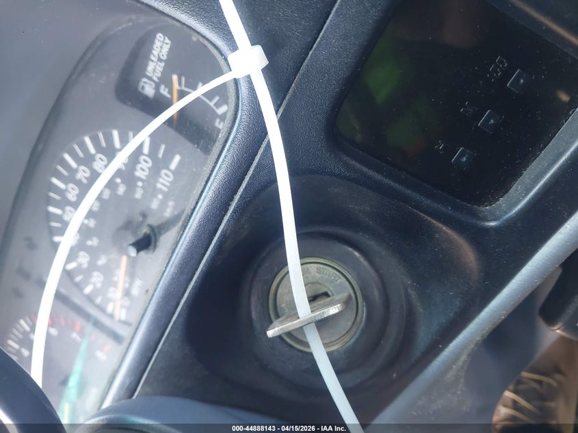 2000 Toyota Tacoma VIN: 4TAVL52N6YZ591098 Lot: 44888143