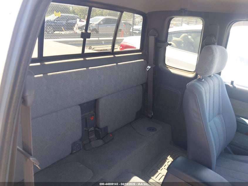 2000 Toyota Tacoma VIN: 4TAVL52N6YZ591098 Lot: 44888143