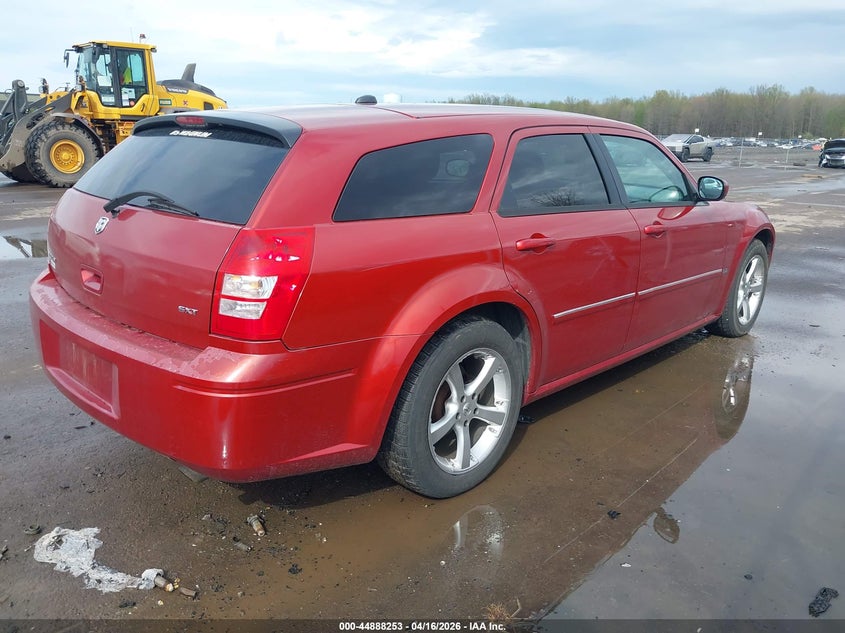 2005 Dodge Magnum Se