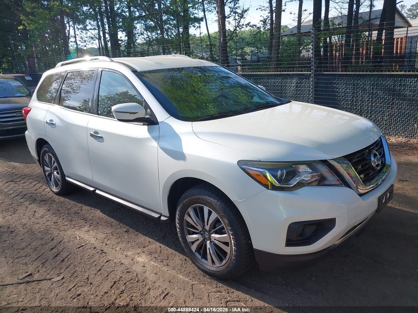 2017 Nissan Pathfinder Sv