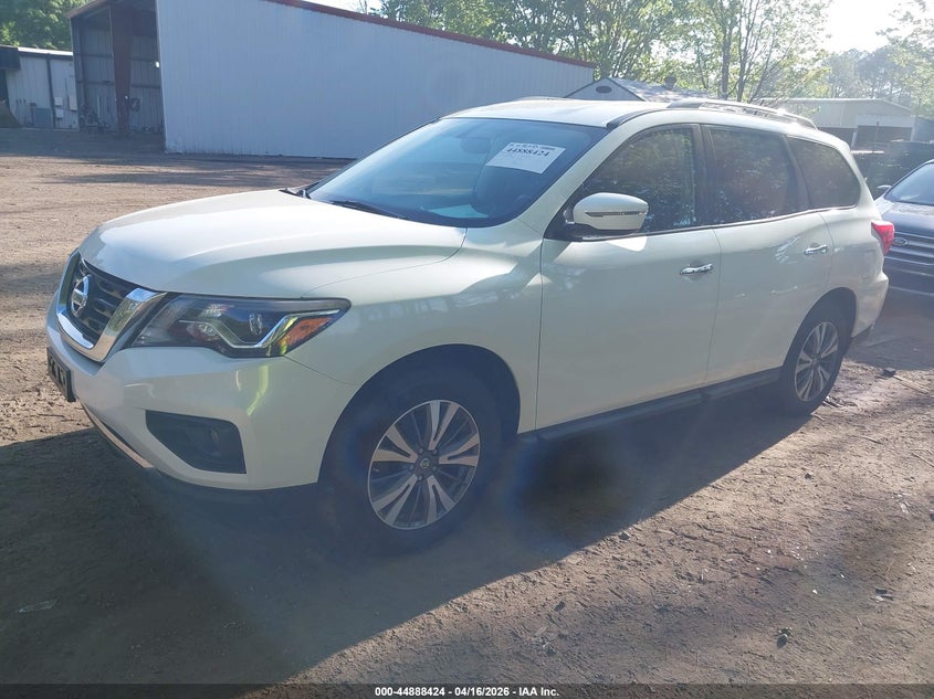 2017 Nissan Pathfinder Sv