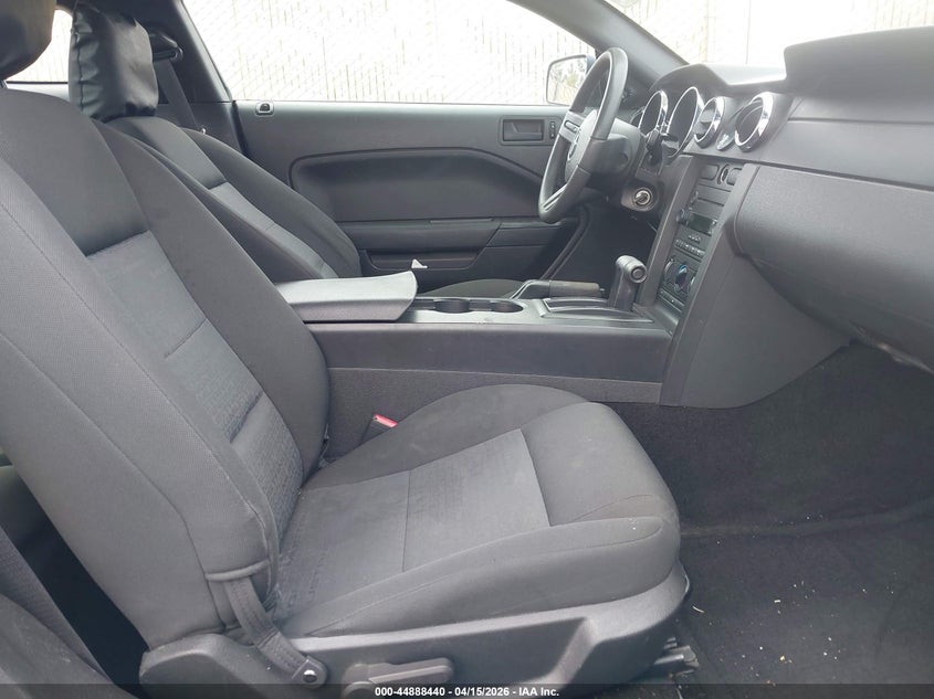 2006 Ford Mustang V6