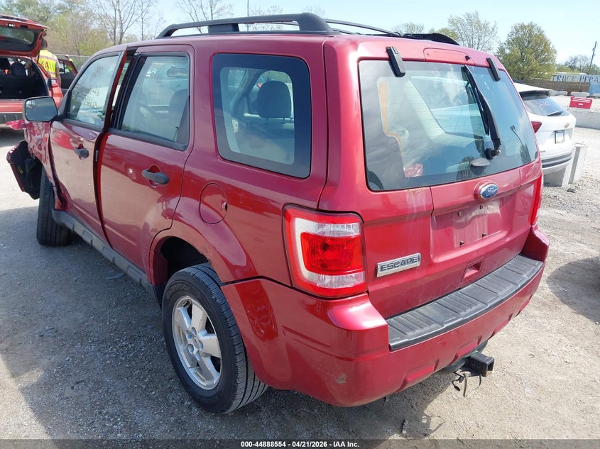 Vin: 1fmcu0c7xbka97480, lot: 45385900, ford escape xls 20113