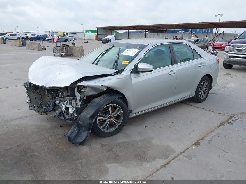 2014 Toyota Camry Le 4T4BF1FK9ER352663 photo 1