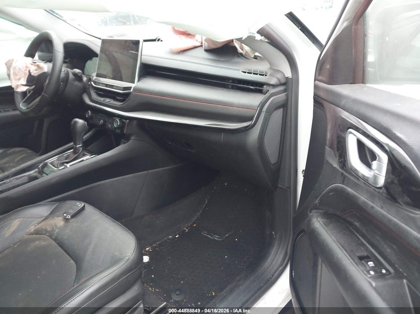 3C4NJDDB3NT226419 2022 Jeep Compass 2.4 Trailhawk 4X4 white