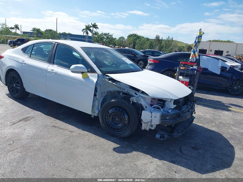 TOYOTA CAMRY SE 2025