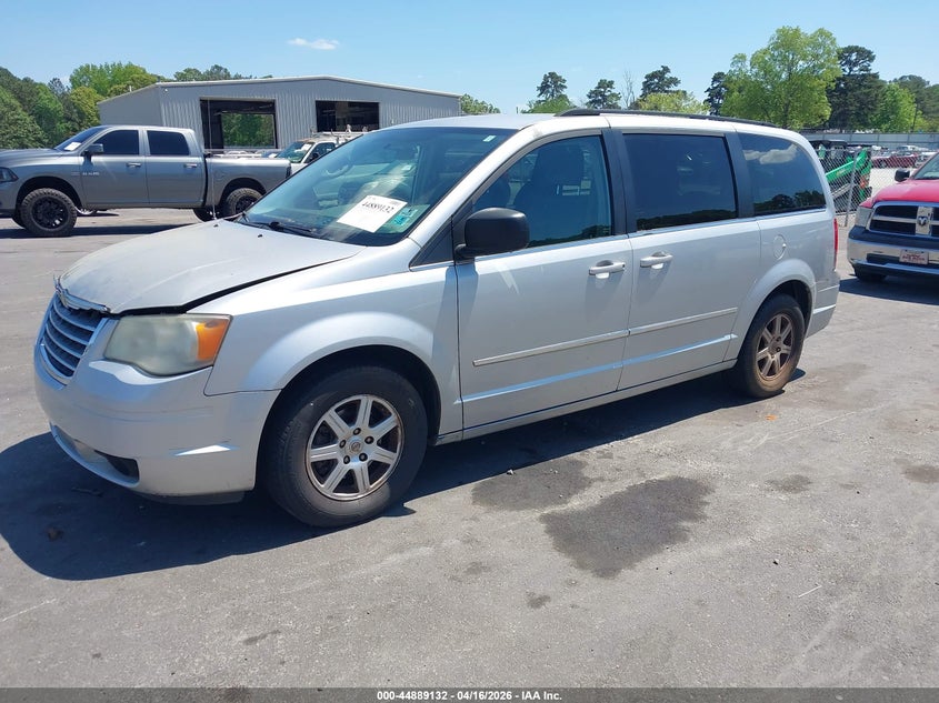 2010 Chrysler Town & Country Touring