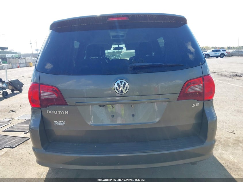2010 Volkswagen Routan Se VIN: 2V4RW3D15AR407223 Lot: 44889165