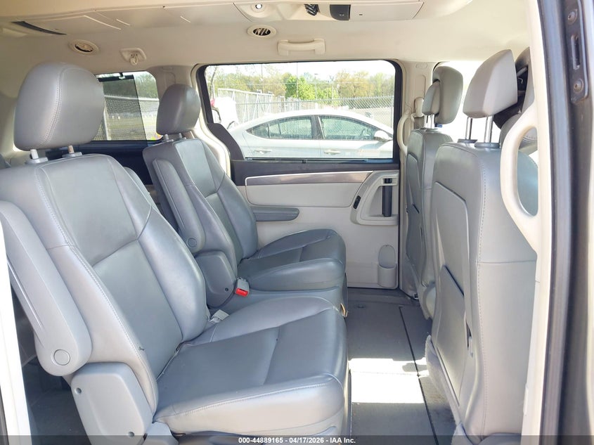 2010 Volkswagen Routan Se VIN: 2V4RW3D15AR407223 Lot: 44889165