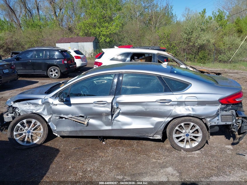 VIN 3FA6P0LUXLR123657 2020 FORD FUSION HYBRID SE