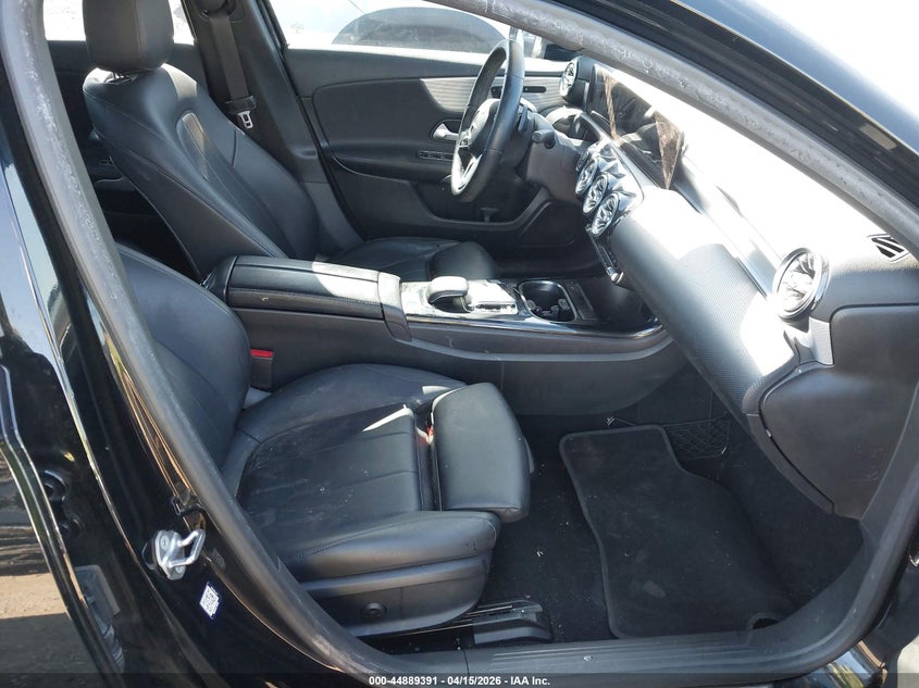 2019 Mercedes-Benz A 220