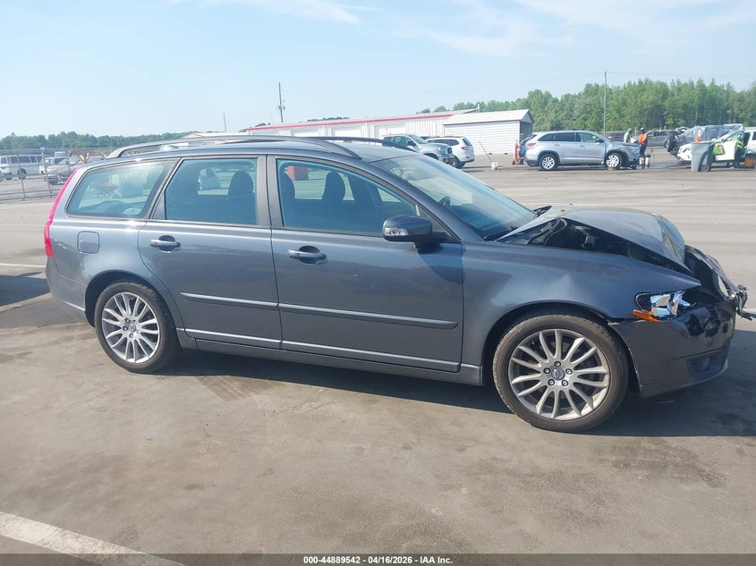 2011 Volvo V50 T5/T5 R-Design VIN: YV1672MW1B2619790 Lot: 44889542
