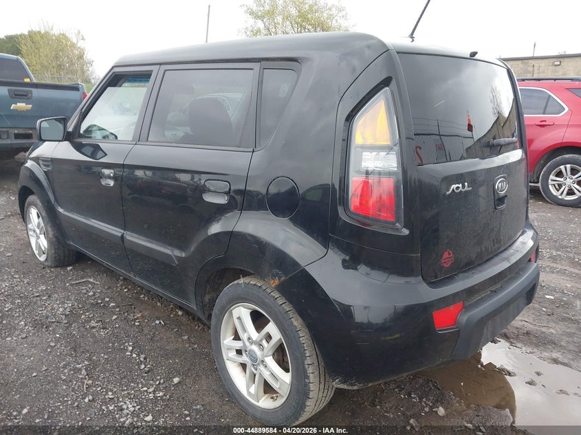 2010 Kia Soul +