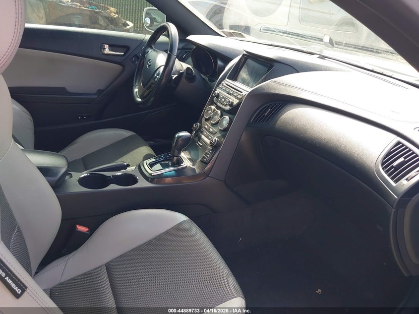 2013 Hyundai Genesis 2.0T Premium