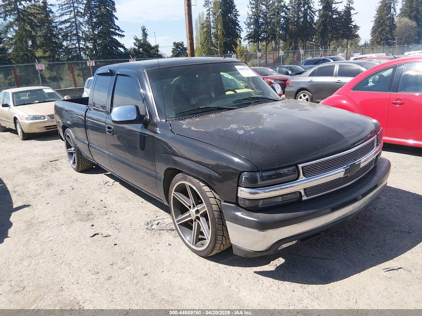 CHEVROLET SILVERADO 1500 2001. Lot# 44889760. VIN 2GCEC19T811186540. Photo 1