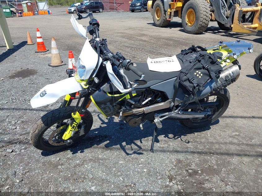 2023 Husqvarna Supermoto 701 VIN: VBKUSV407PM744540 Lot: 44889762
