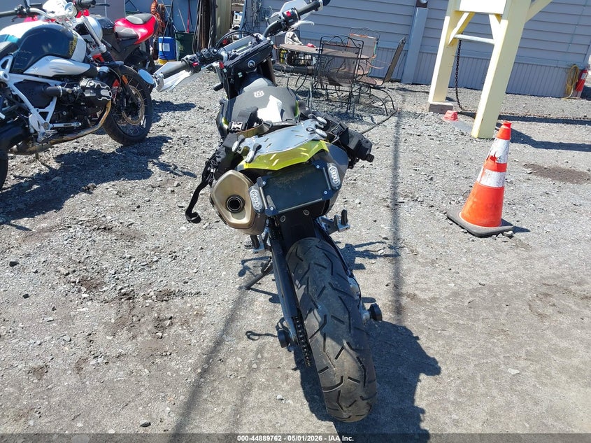 2023 Husqvarna Supermoto 701 VIN: VBKUSV407PM744540 Lot: 44889762