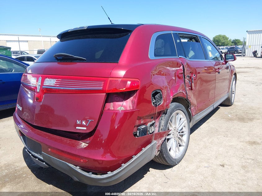 2013 LINCOLN MKT auction photo 4