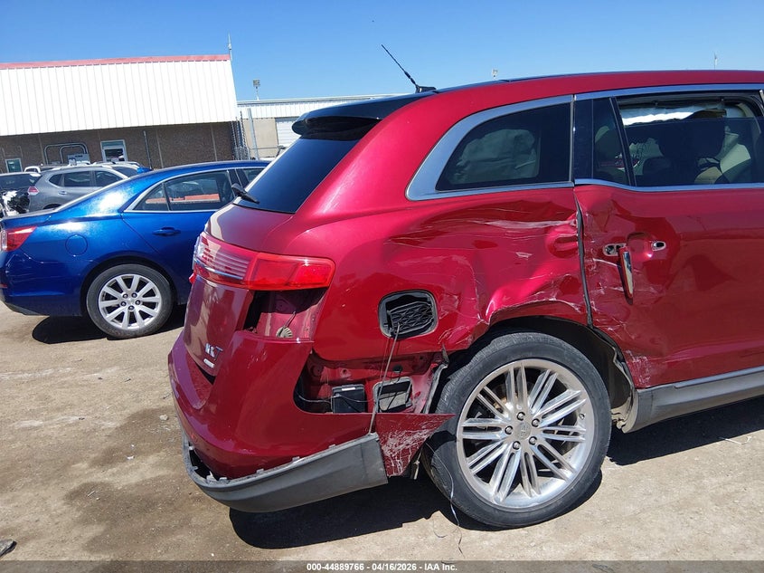 2013 LINCOLN MKT auction photo 6