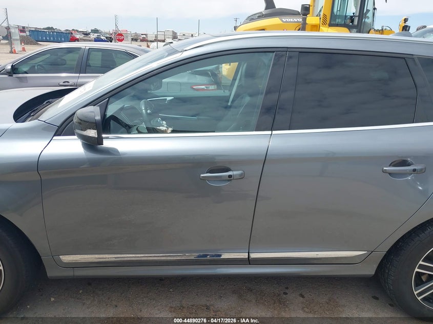 2017 Volvo Xc60 T5 Dynamic VIN: YV440MRR1H2024699 Lot: 44890276