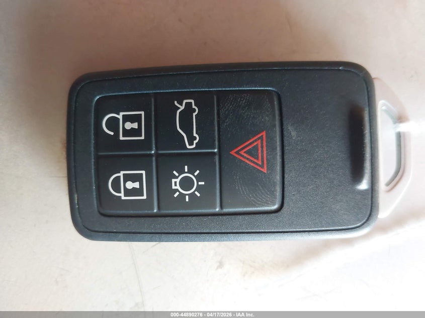 2017 Volvo Xc60 T5 Dynamic VIN: YV440MRR1H2024699 Lot: 44890276