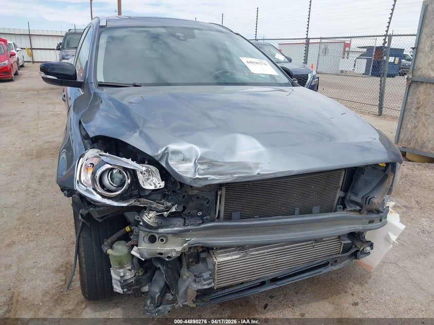 2017 Volvo Xc60 T5 Dynamic VIN: YV440MRR1H2024699 Lot: 44890276