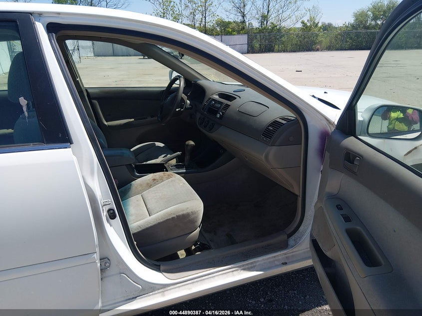 2004 Toyota Camry Le