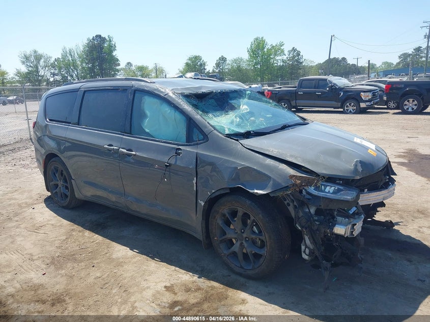 2021 Chrysler Pacifica Touring