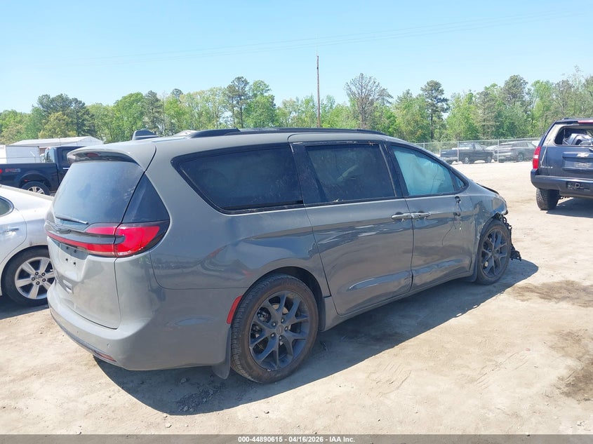 2021 Chrysler Pacifica Touring