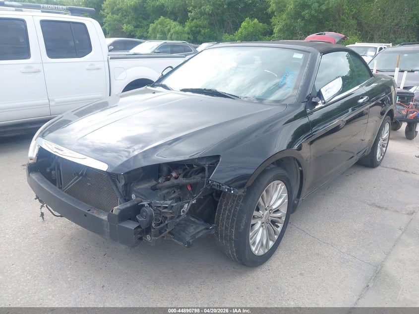 2013 Chrysler 200 Limited