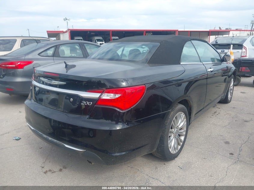 2013 Chrysler 200 Limited