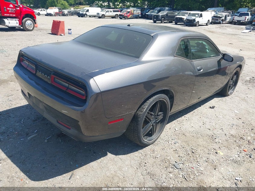Vin: 2c3cdzag4hh588966, lot: 45388252, dodge challenger sxt 20174