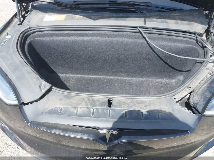 2018 Tesla Model X VIN: 5YJXCBE47JF111337 Lot: 44890929