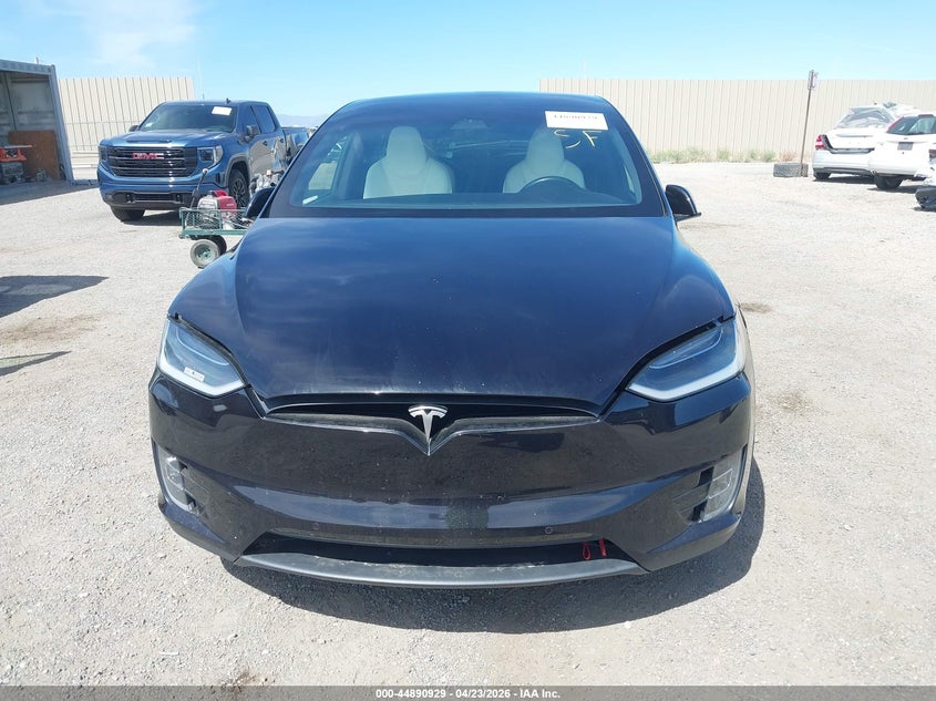 2018 Tesla Model X VIN: 5YJXCBE47JF111337 Lot: 44890929
