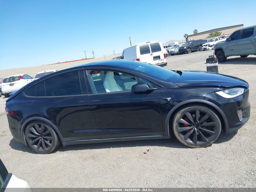 2018 Tesla Model X VIN: 5YJXCBE47JF111337 Lot: 44890929