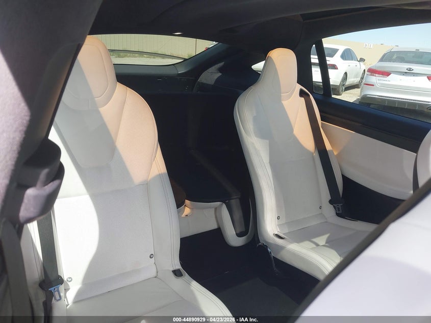 2018 Tesla Model X VIN: 5YJXCBE47JF111337 Lot: 44890929